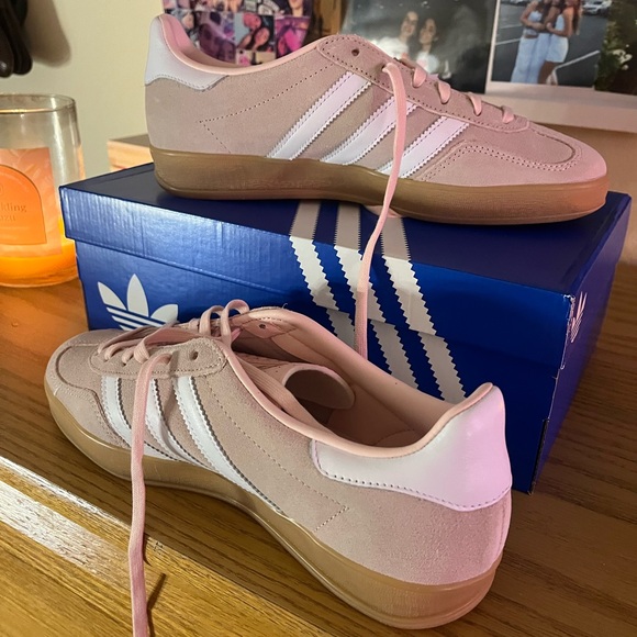 NWT Adidas Sandy Pink/Cloud White/ Gum Gazelle Sneakers - Picture 4 of 7